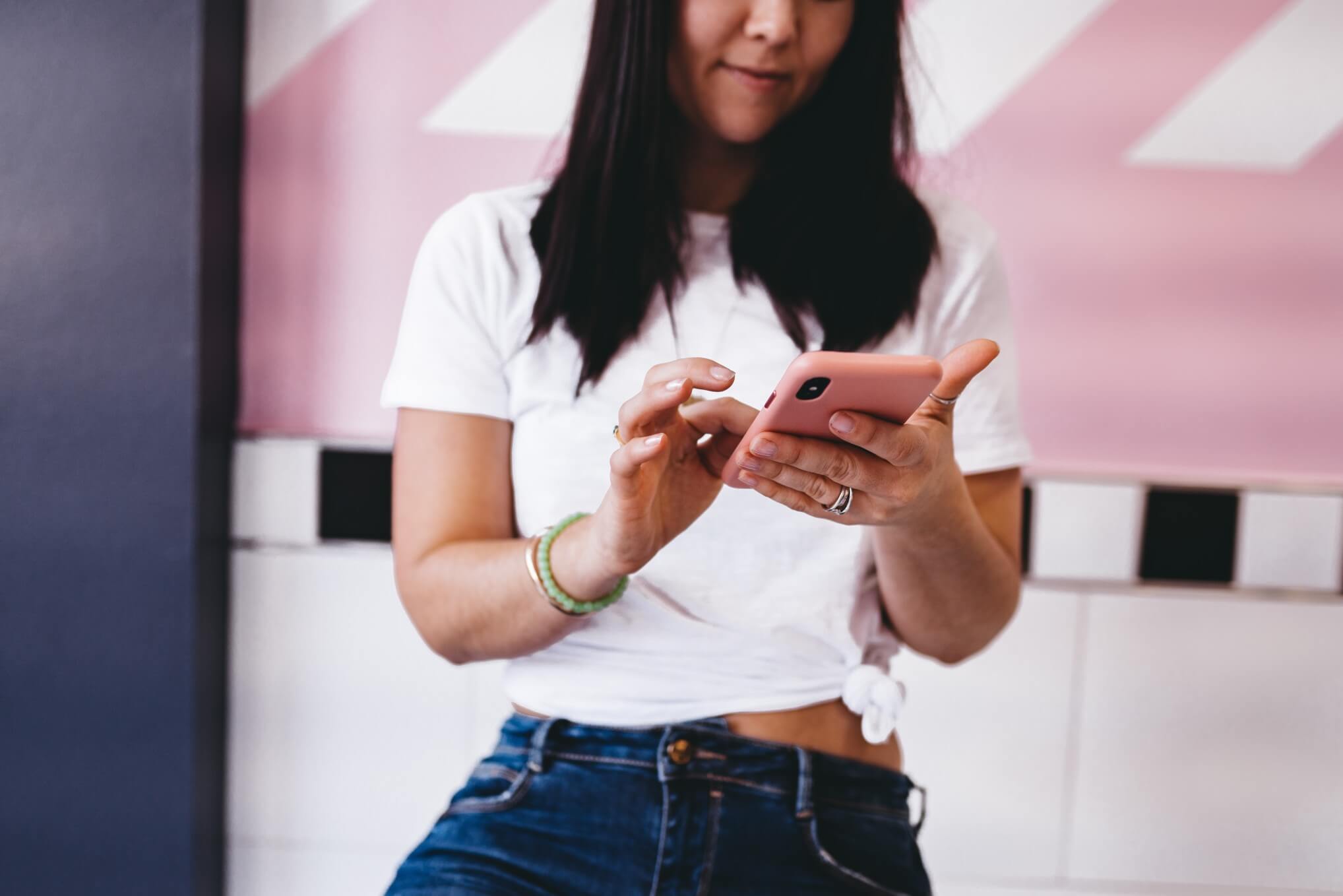 Shopping Apps Make Life Easy, But They Also Inspire Us To Spend More. Here’s How To Stop