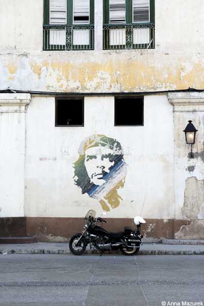 Photo Guide to Havana: Che Guvera Mural