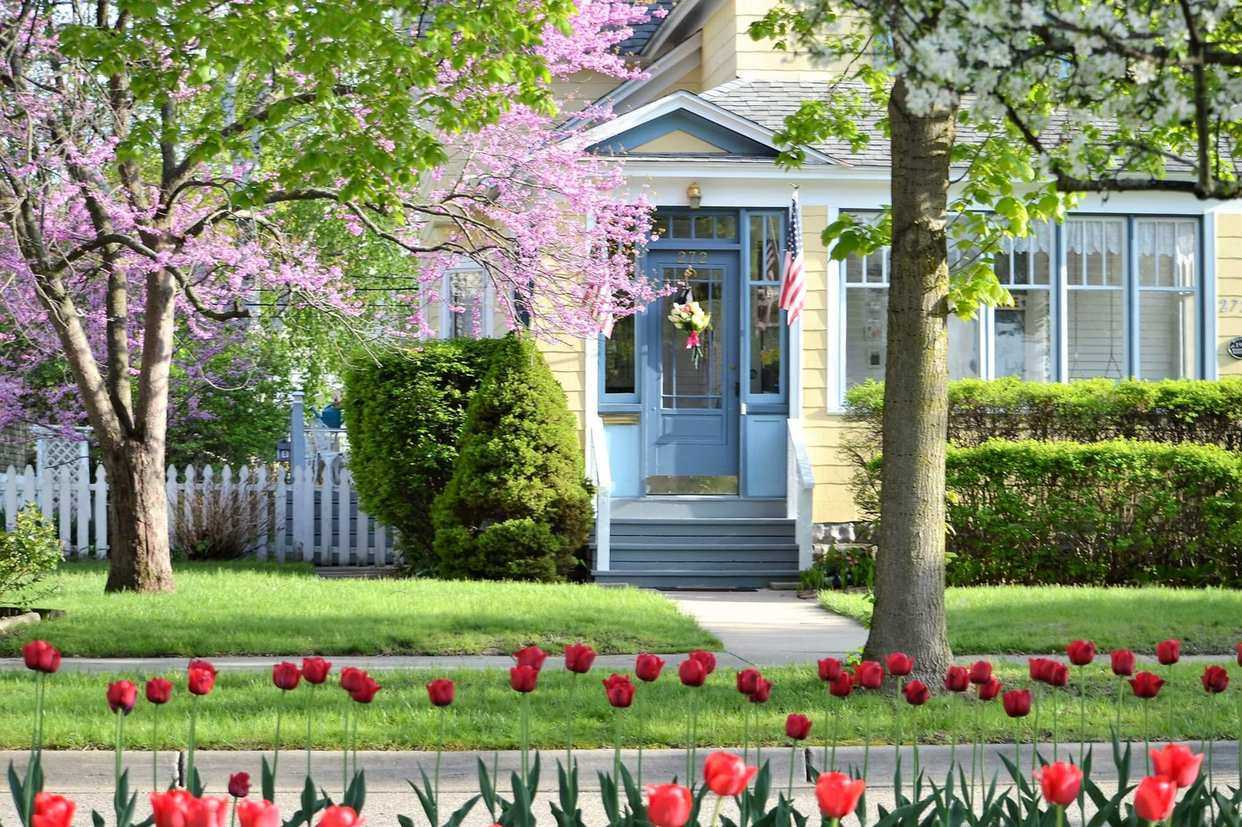 Refinancing 101: How To Secure 2025’s Best Rates — And Which Fees You'll Pay