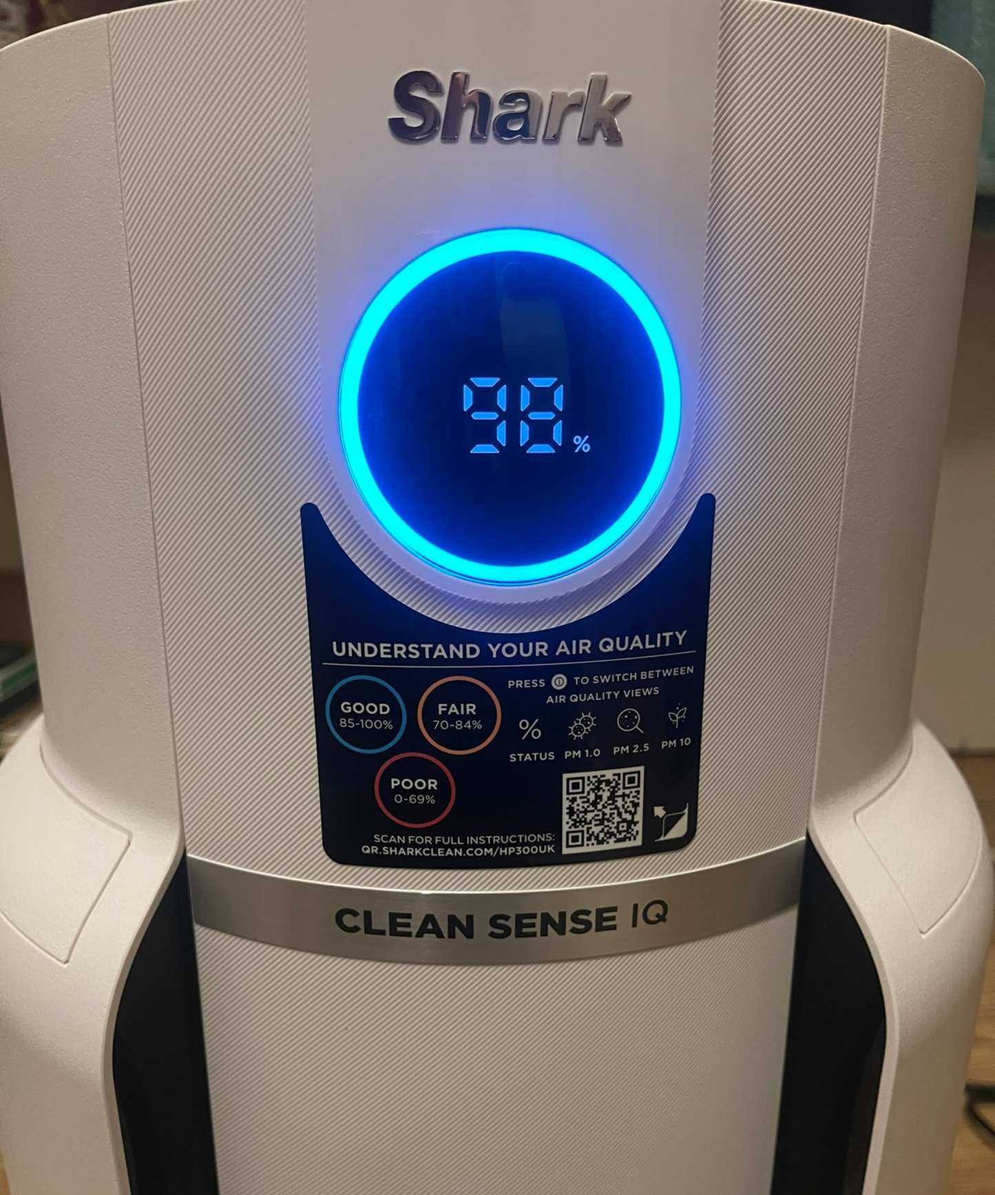 Blue indicator displaying 98% air quality while testing the Shark NeverChange Air Purifier Max in my home in Bristol, UK.