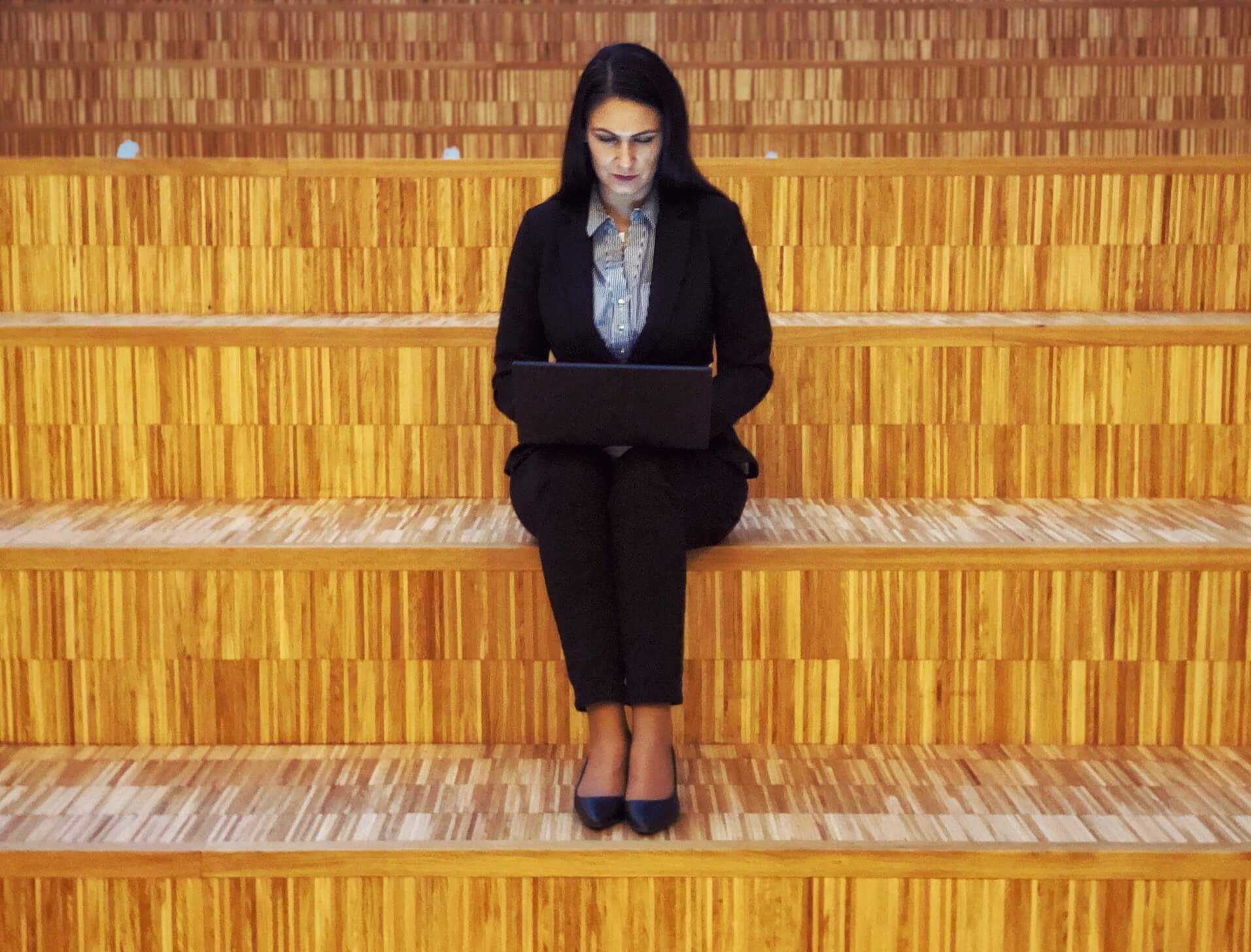 3 Completely Misguided Myths About Female Investors