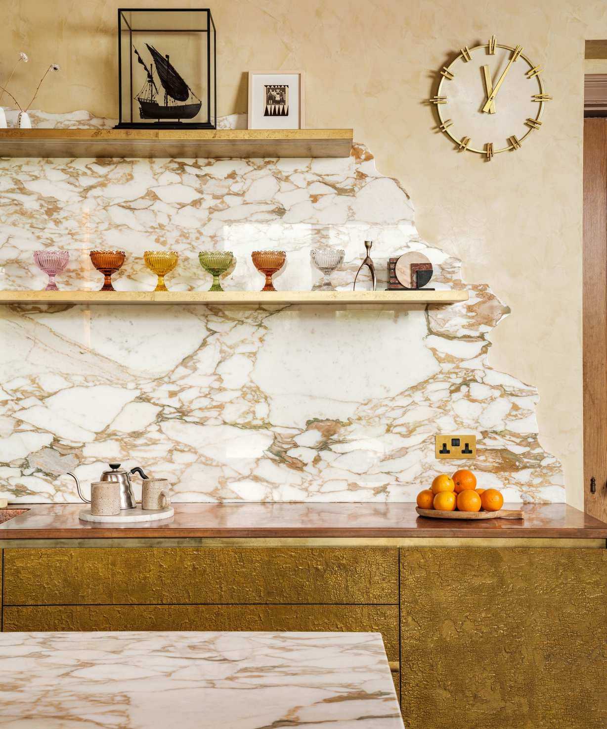 kitchen with irregular backsplash