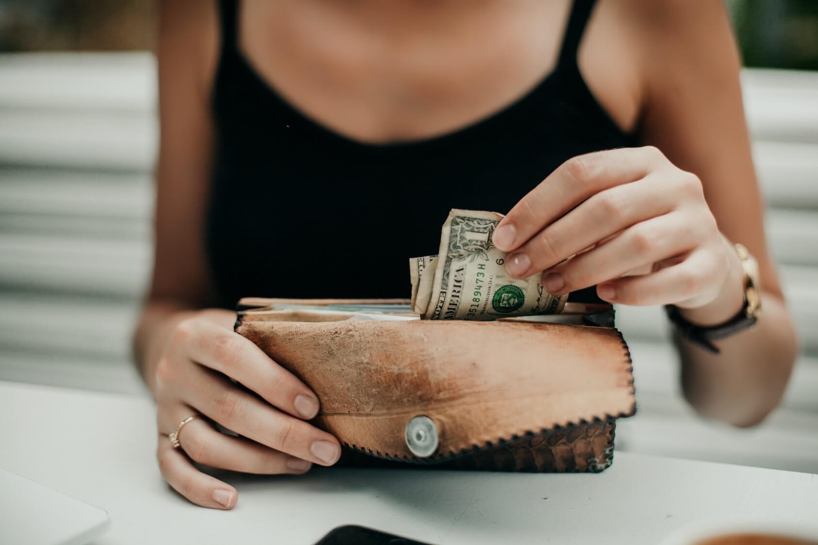 How to Stop Living Paycheck to Paycheck