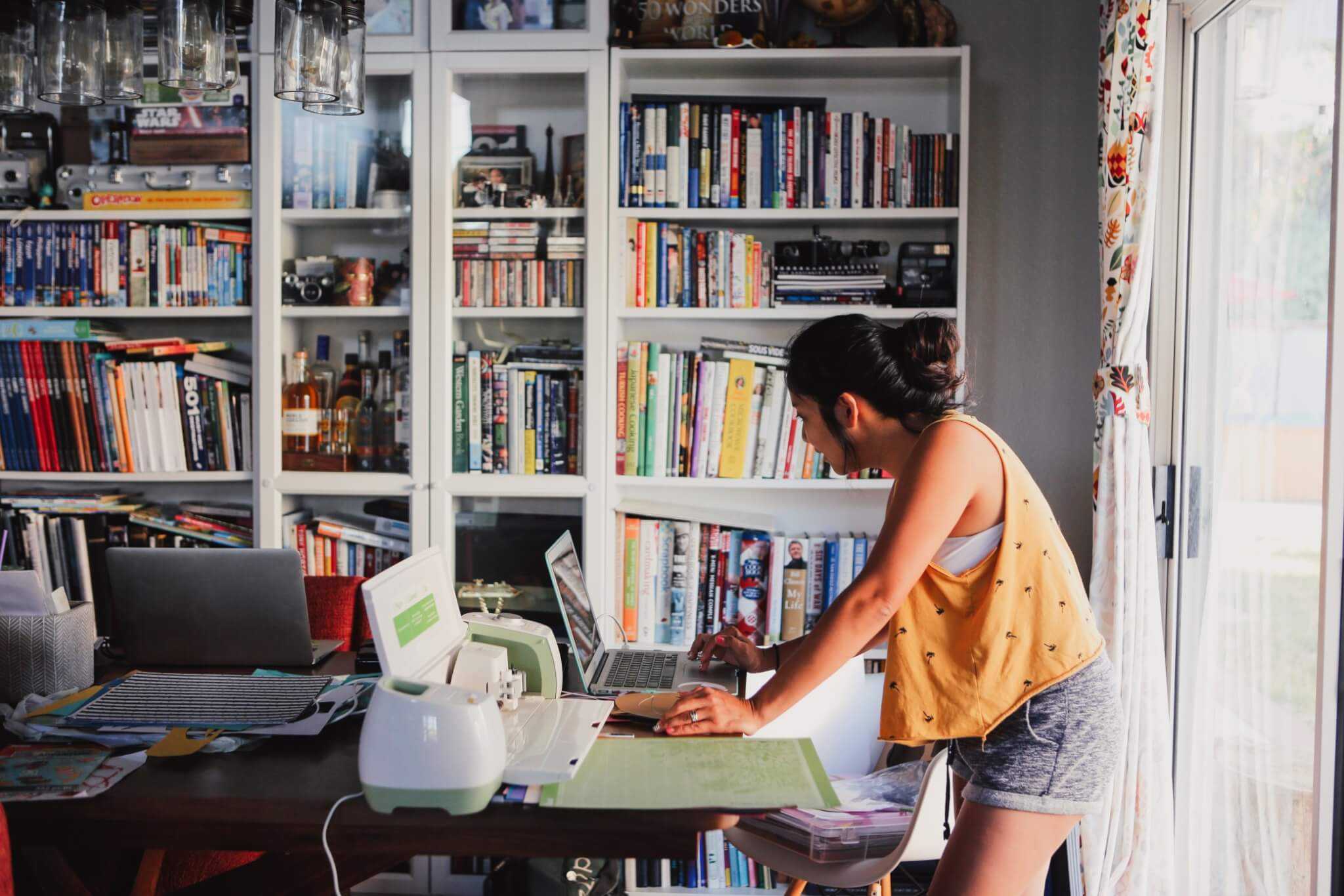 How Not To Get Fired From Your Full Time Job Because Of Your Side Hustle