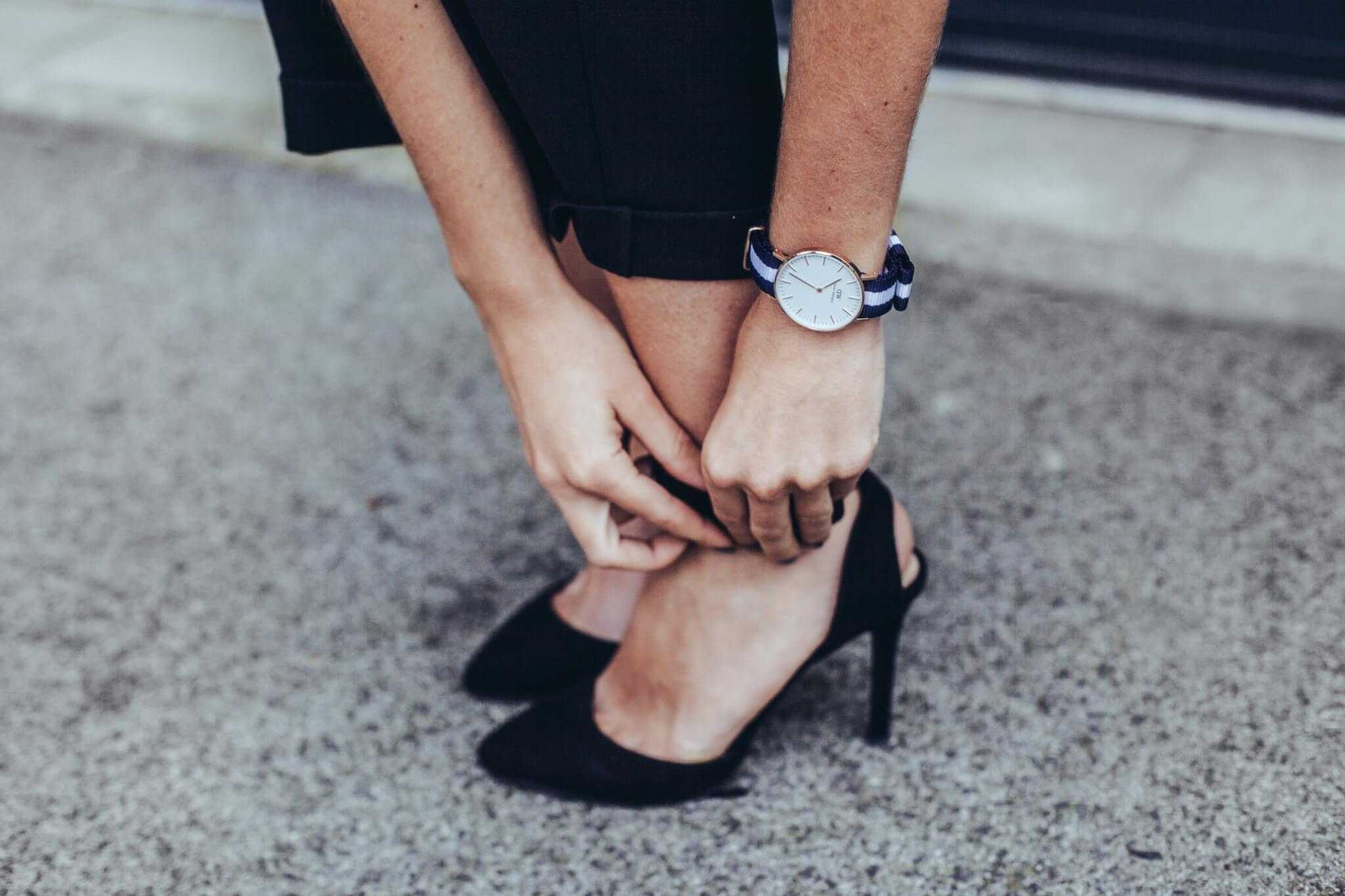 10 Quick Fixes for Fashion Emergencies