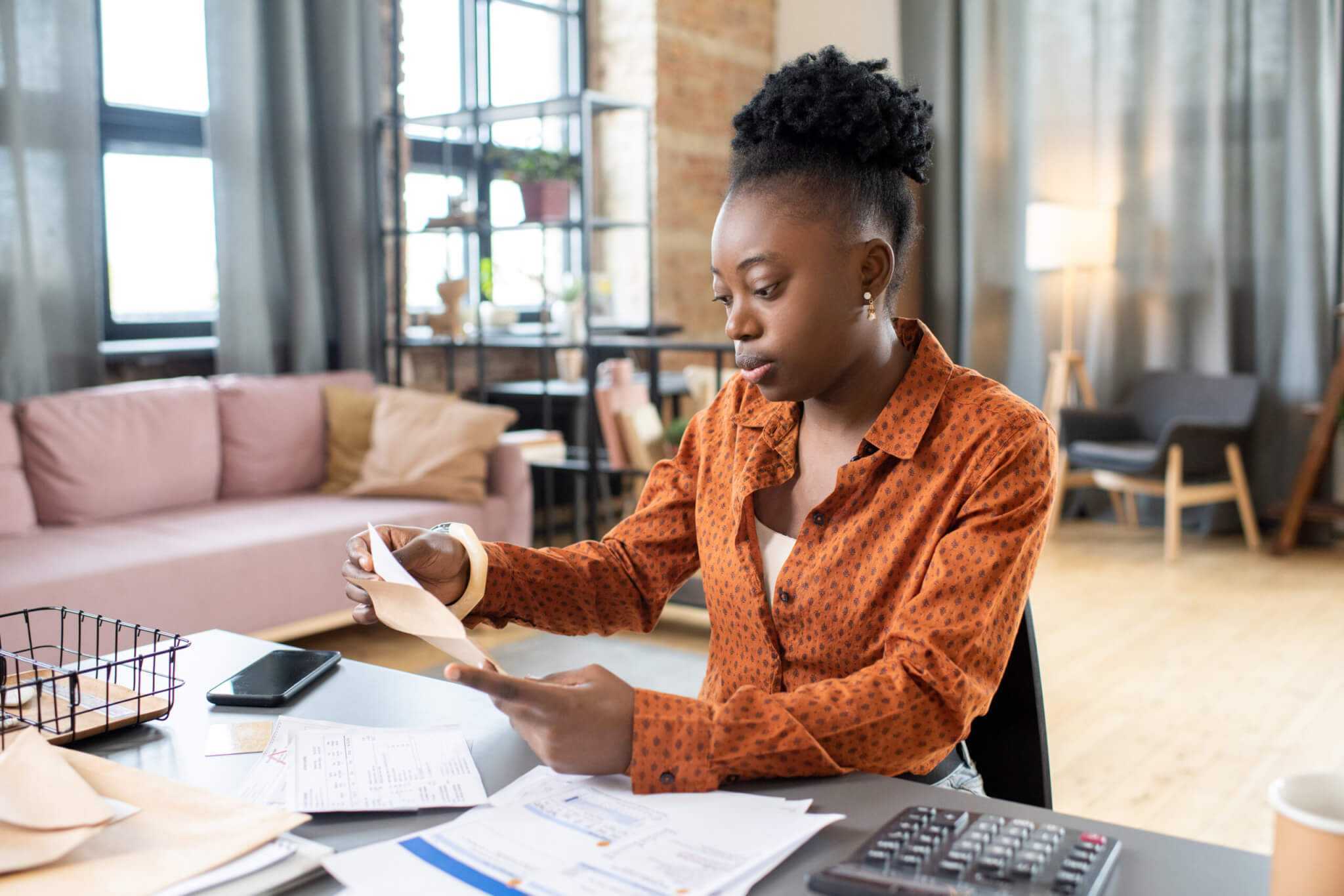 A Week In Her Wallet: A 35-Year-Old Nurse and Money Coach Who Swears by Systems