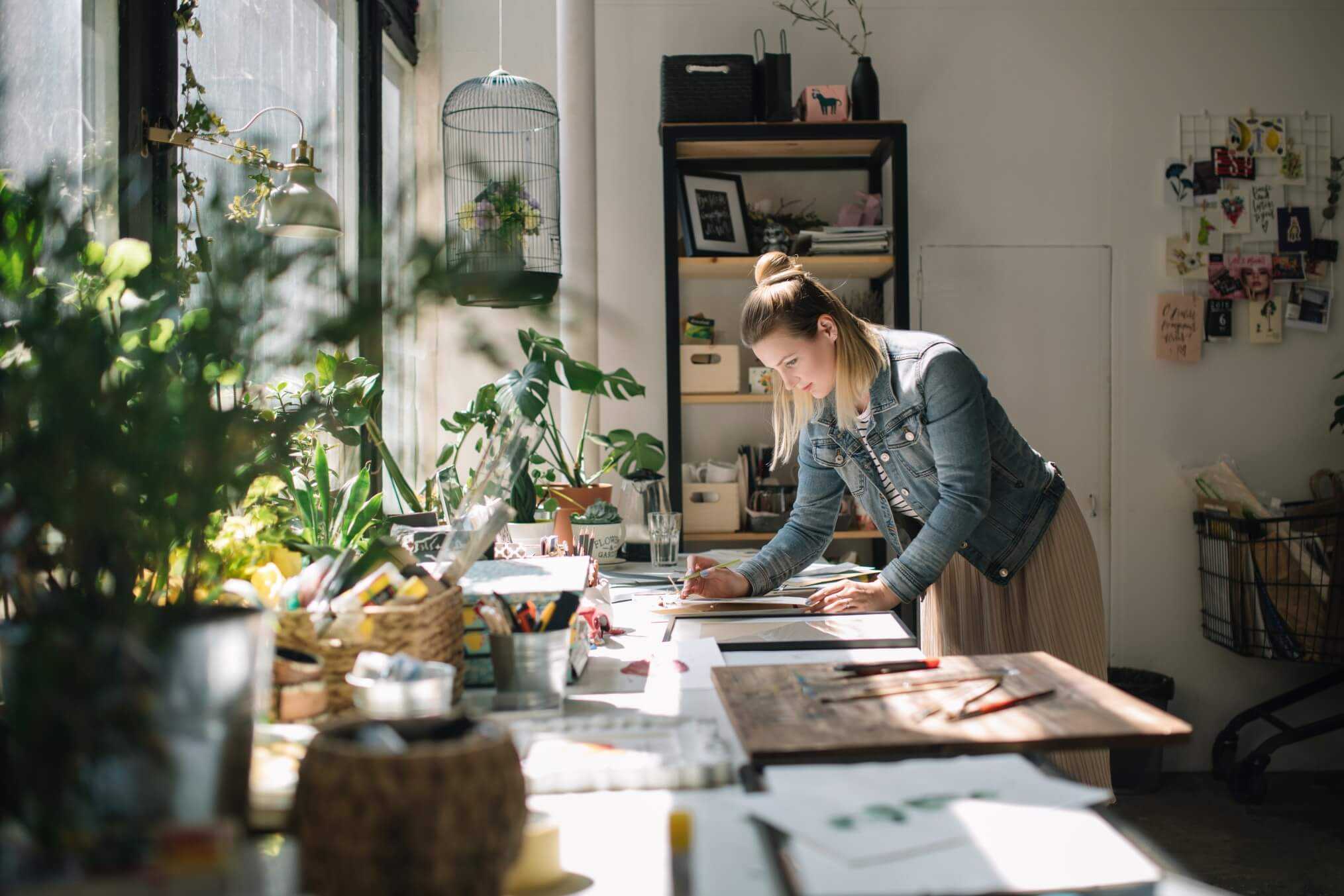 HerMoney Healthline: How To Stay Productive And Organized While Working from Home