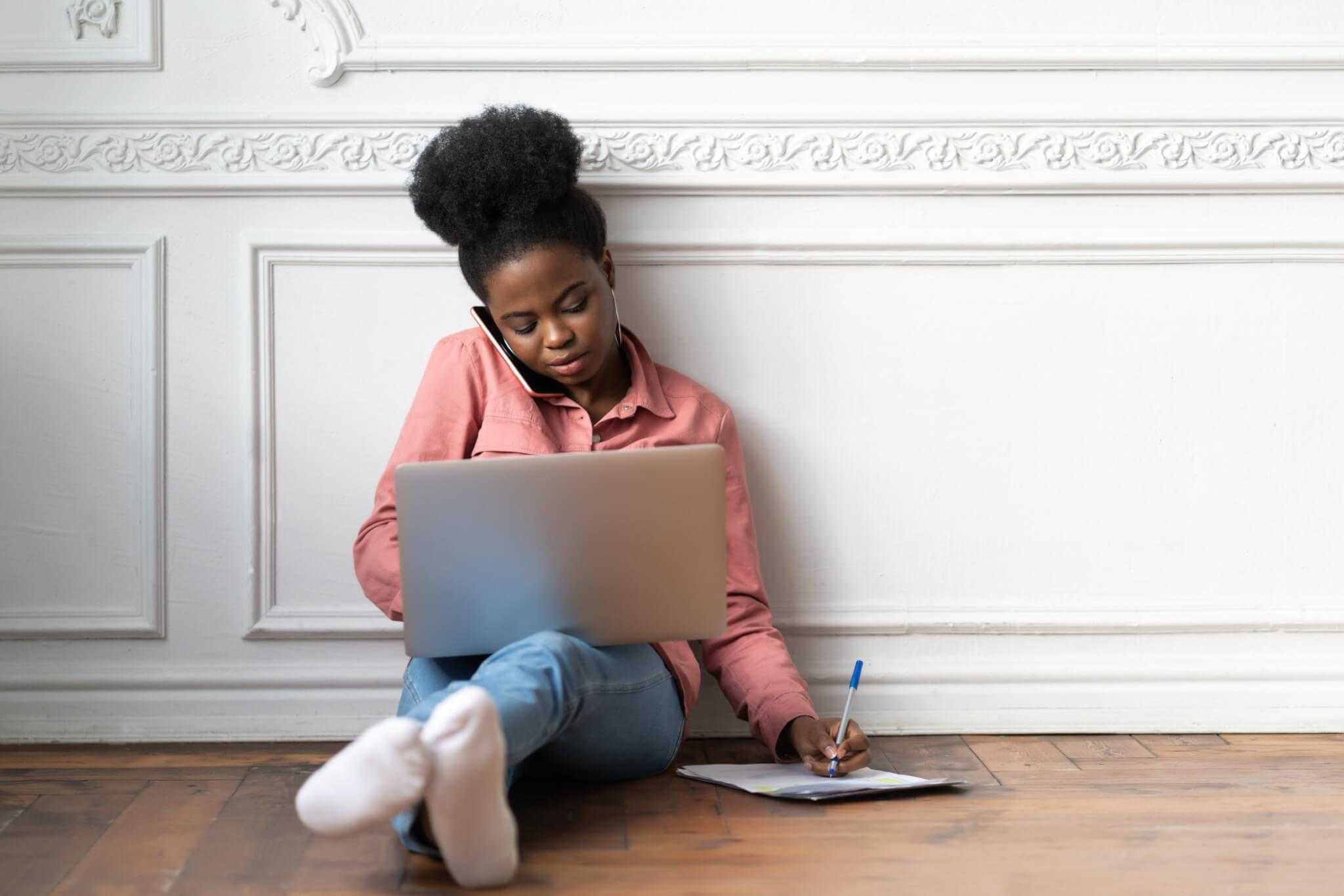 Do a Full-Time Job and Side Hustle Make Sense for You?