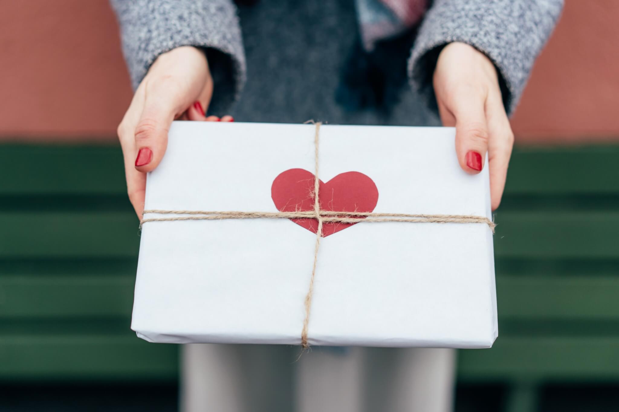 7 Valentine's Day Gifts That Will Help You and Your Partner Save Money