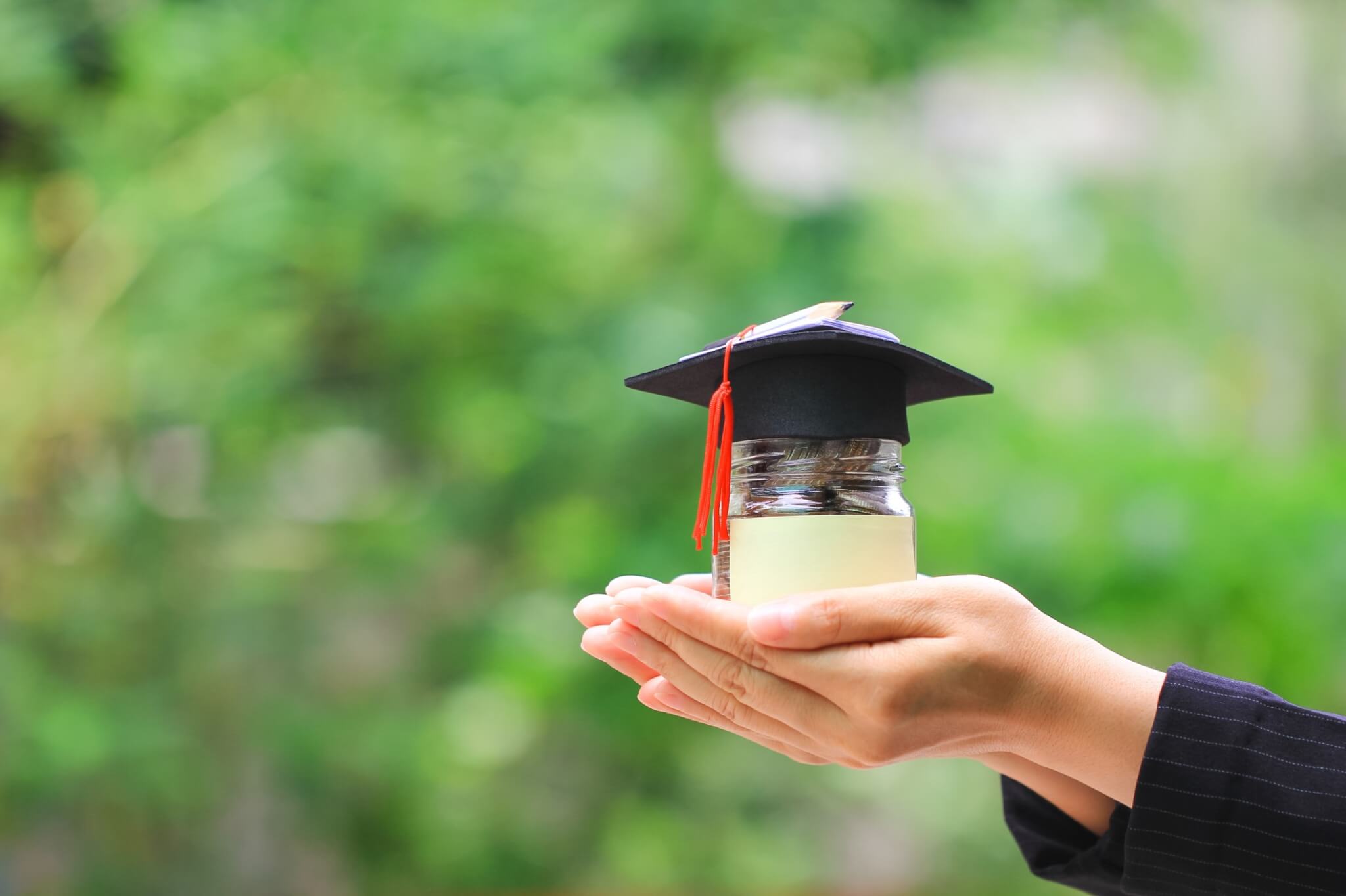 8 Steps To Take If you're Struggling To Pay Your Student Loans