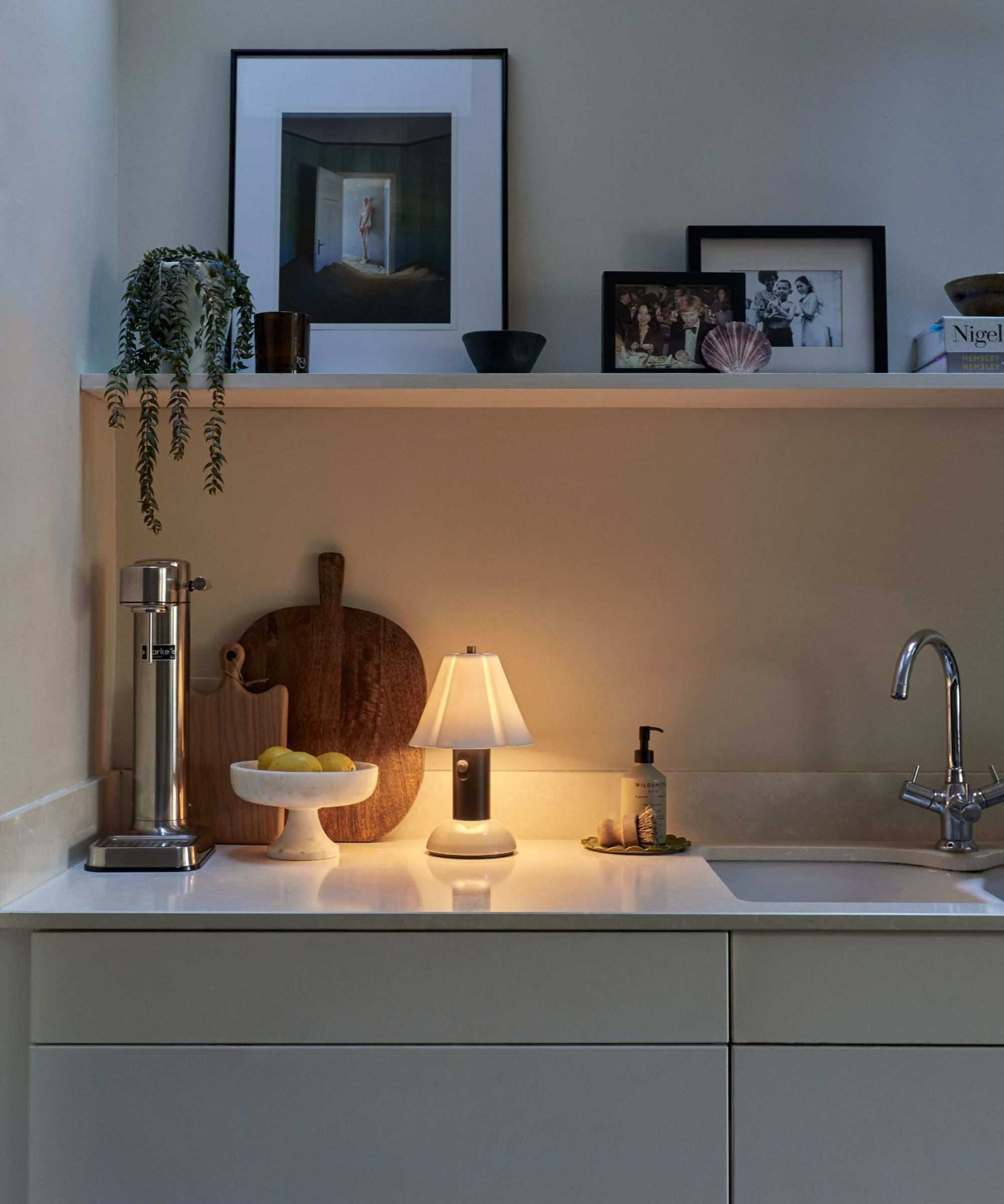 Kitchen side lamp