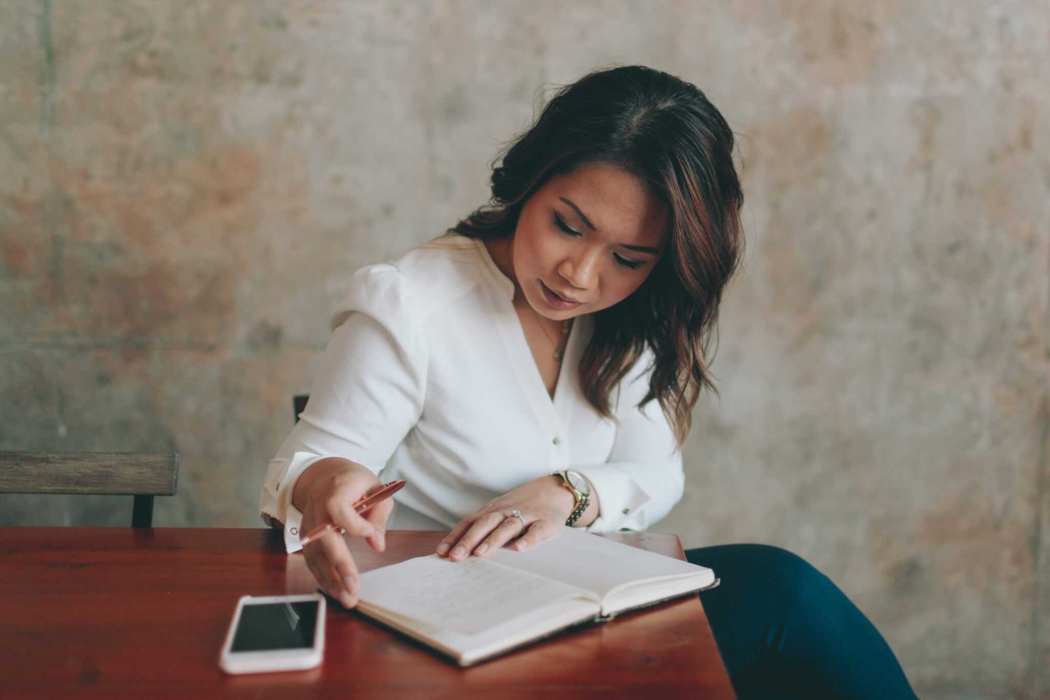 A No-Frills Guide to Starting Your Career as a Freelance Writer