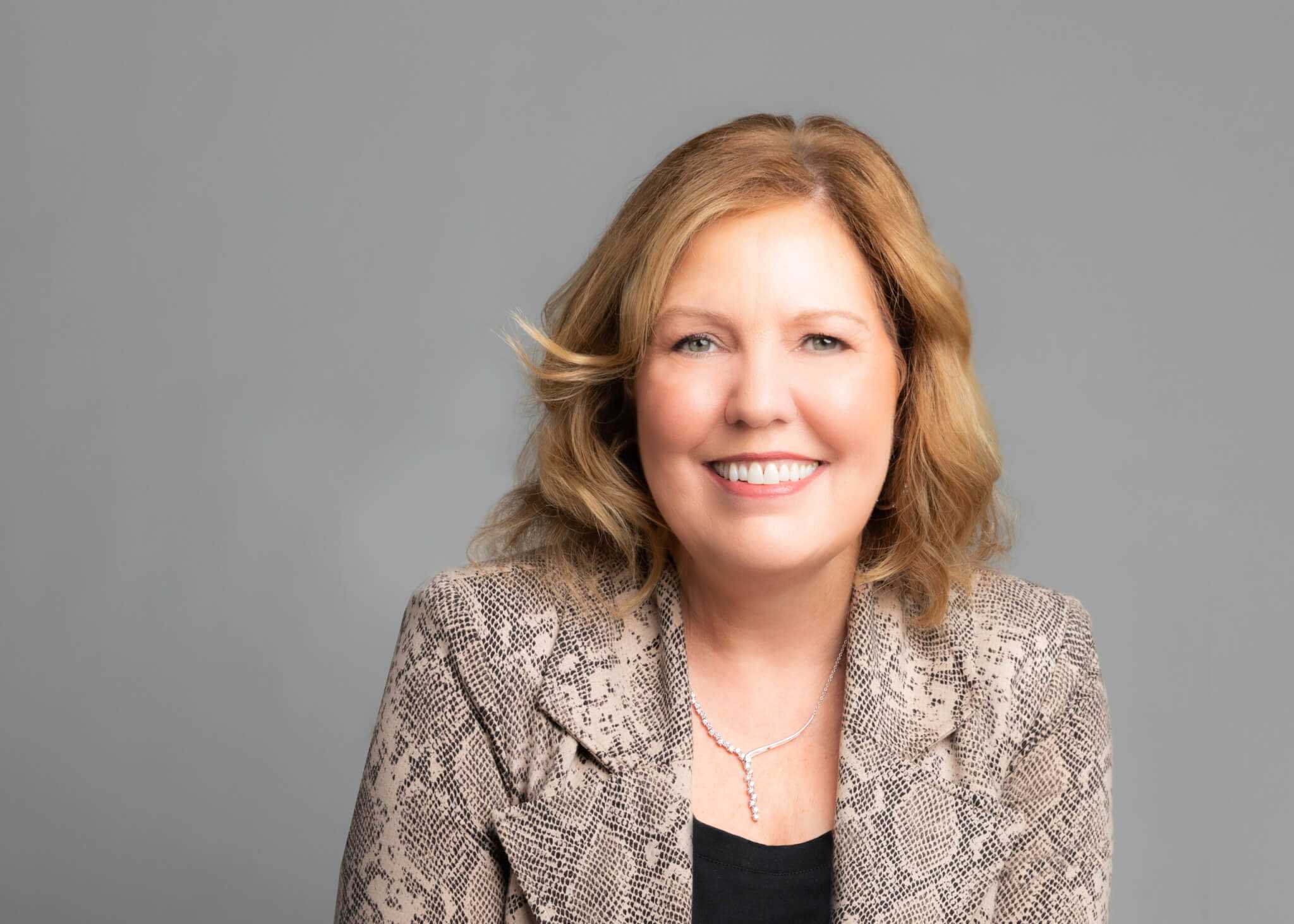 Running a Billion Dollar Jewelry Company With Gina Drosos