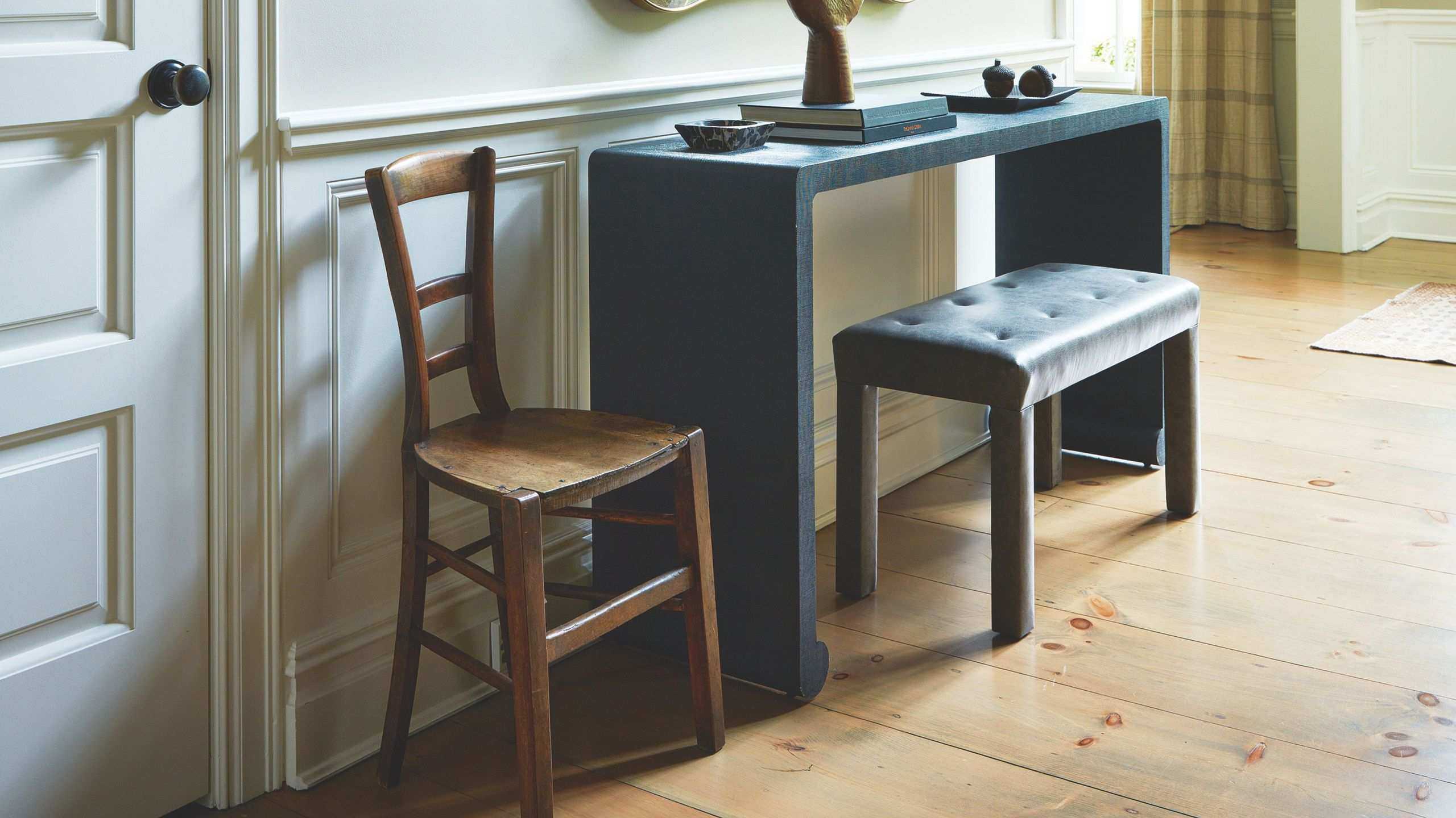 24 Slim Entryway Tables That Turn Even Cramped Hallways Into Clutter-Free Design Moments