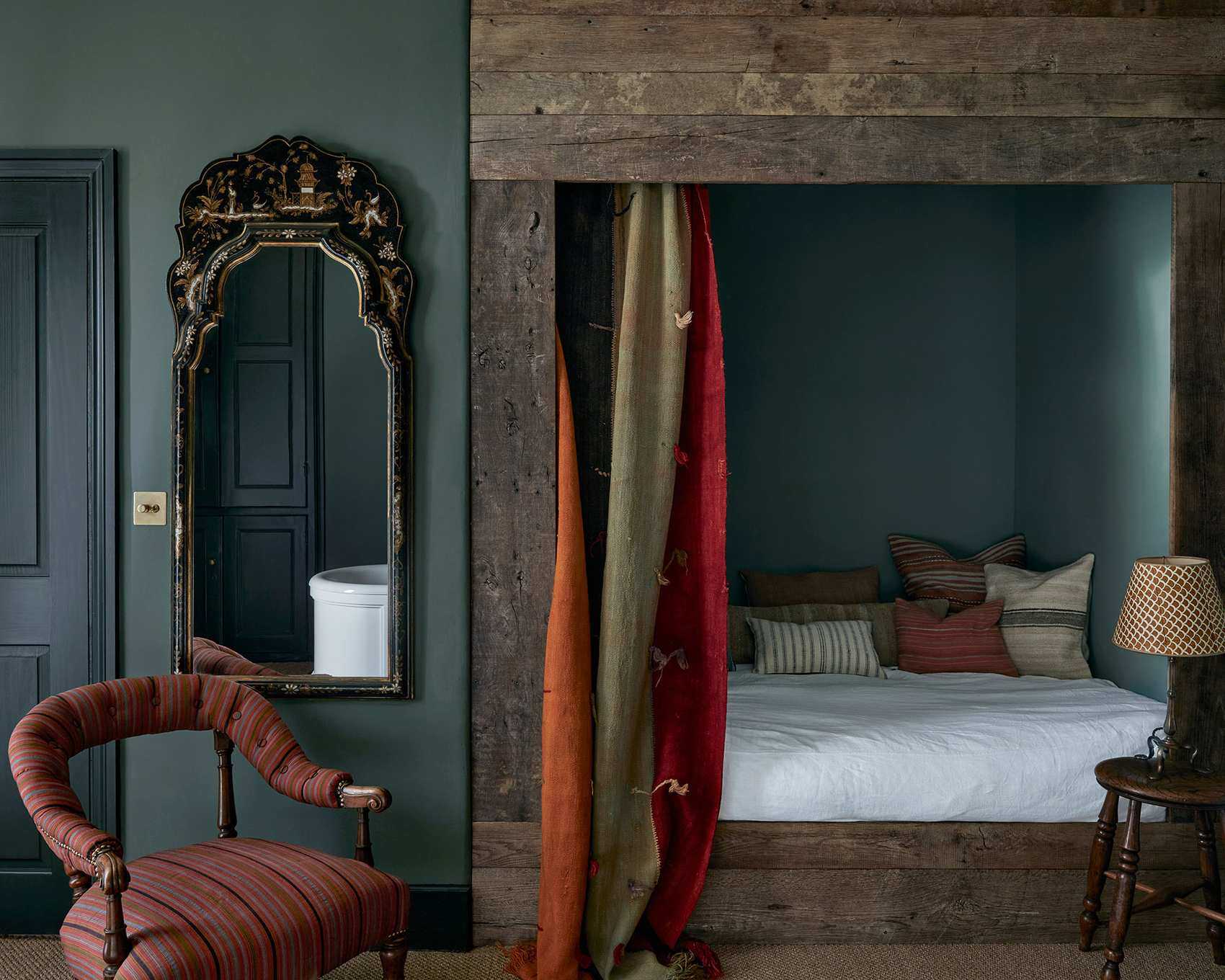 Small room idea with dark color palette