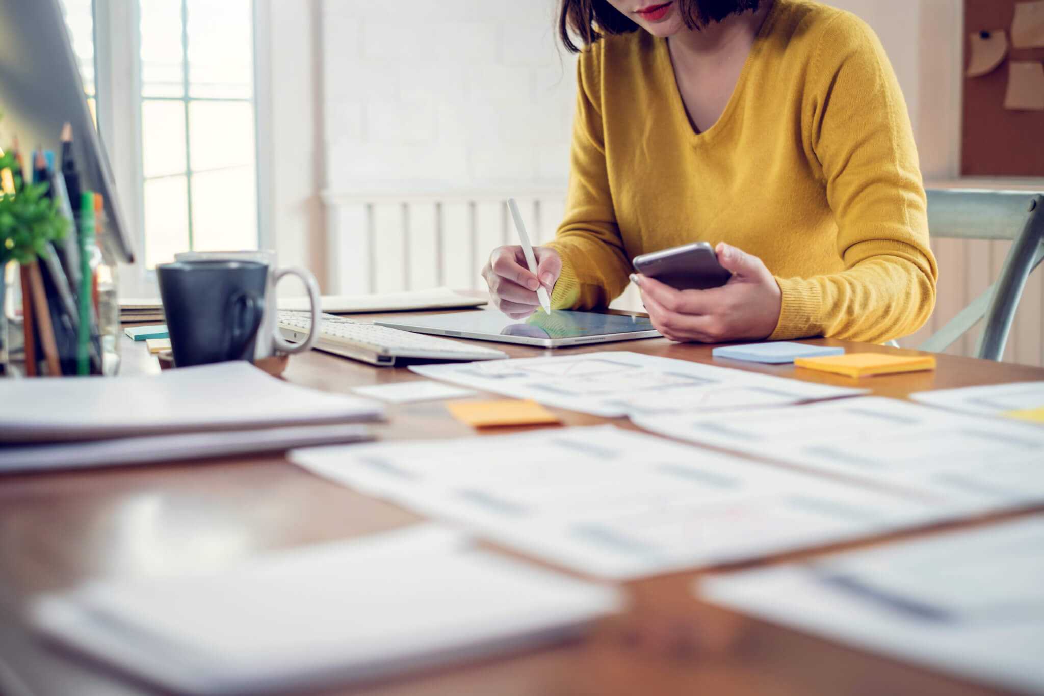 The Key Reason Women Shouldn't Defer Money Management To Their Spouse