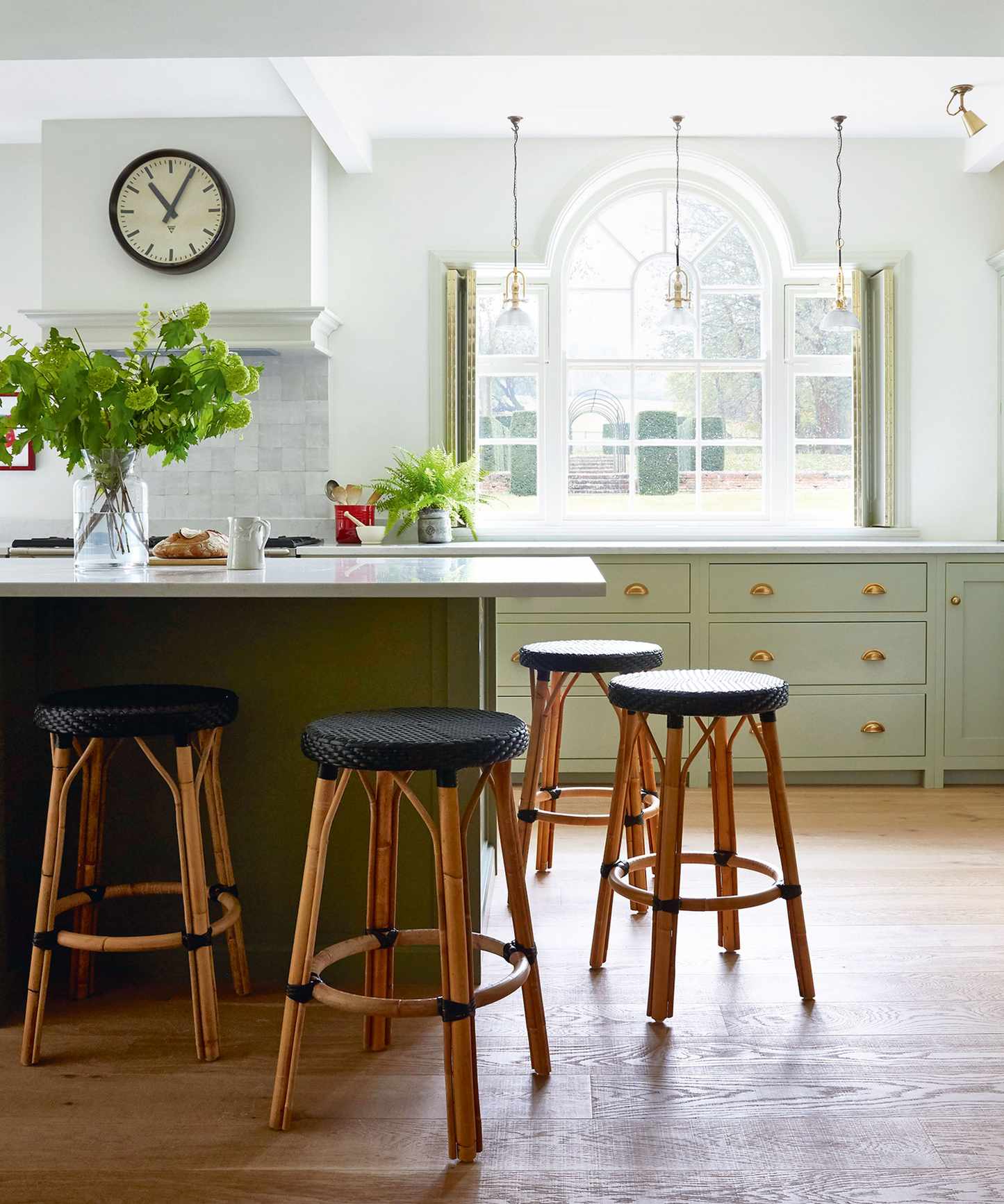Interior design trends 2022 two tone color palette