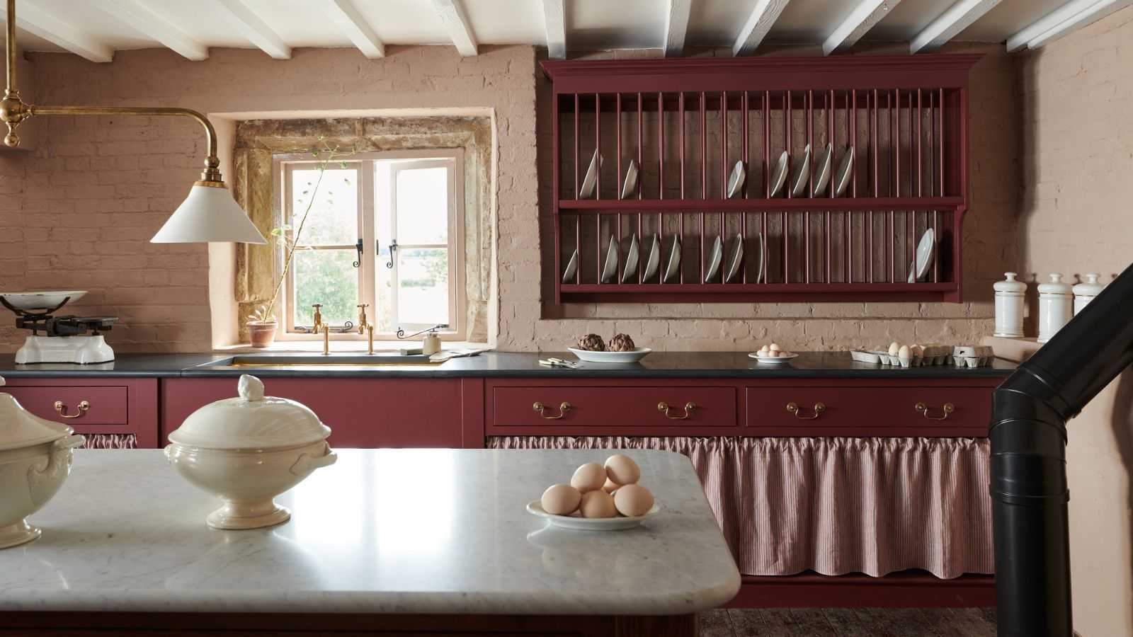 7 Things Minimalists Always Throw Out Daily to Prevent Clutter Avalanches – Pros Agree, It Really Works