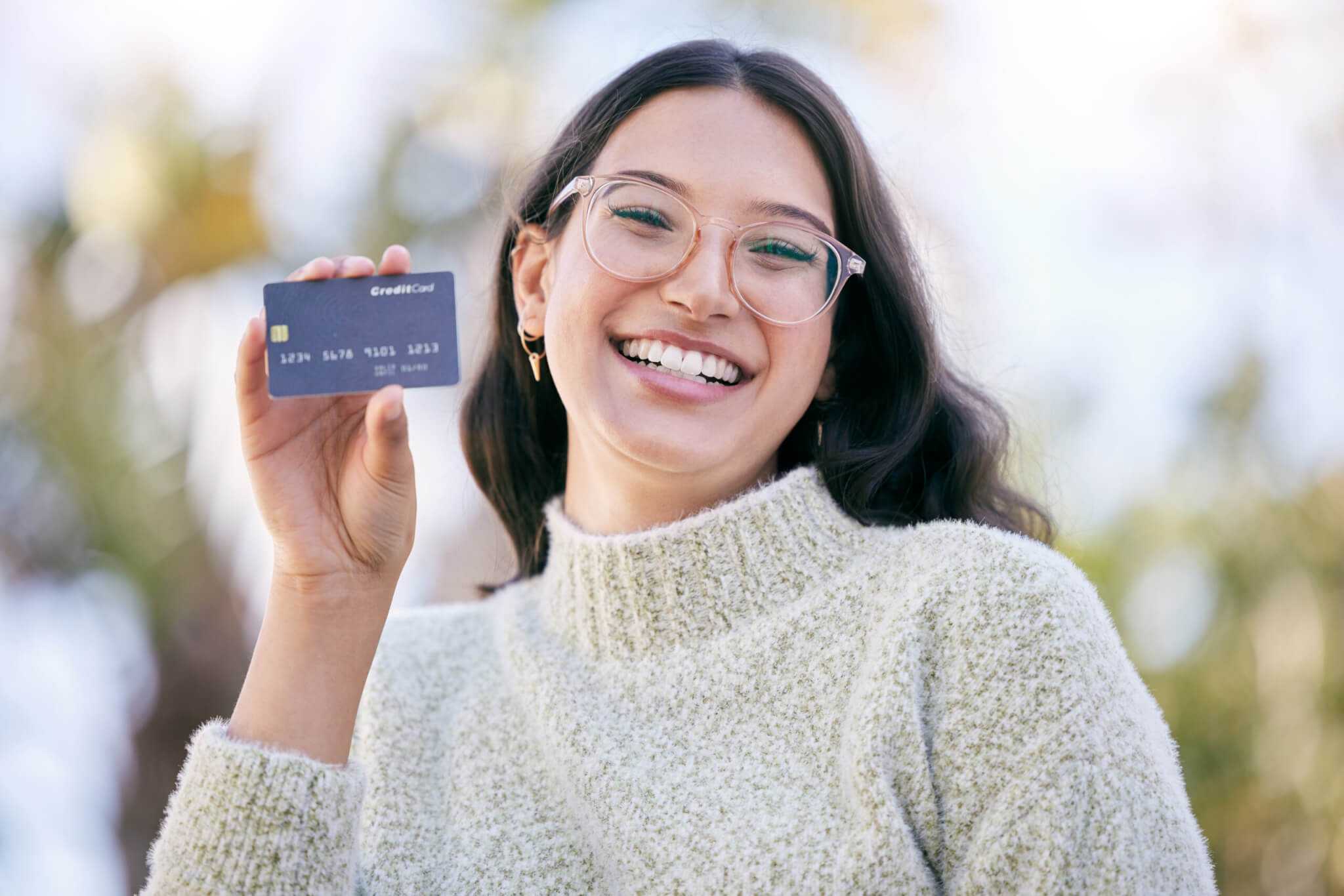 A Smarter Way to Think About Credit Card Fees, Perks, and Points with Your Rich BFF, Vivian Tu