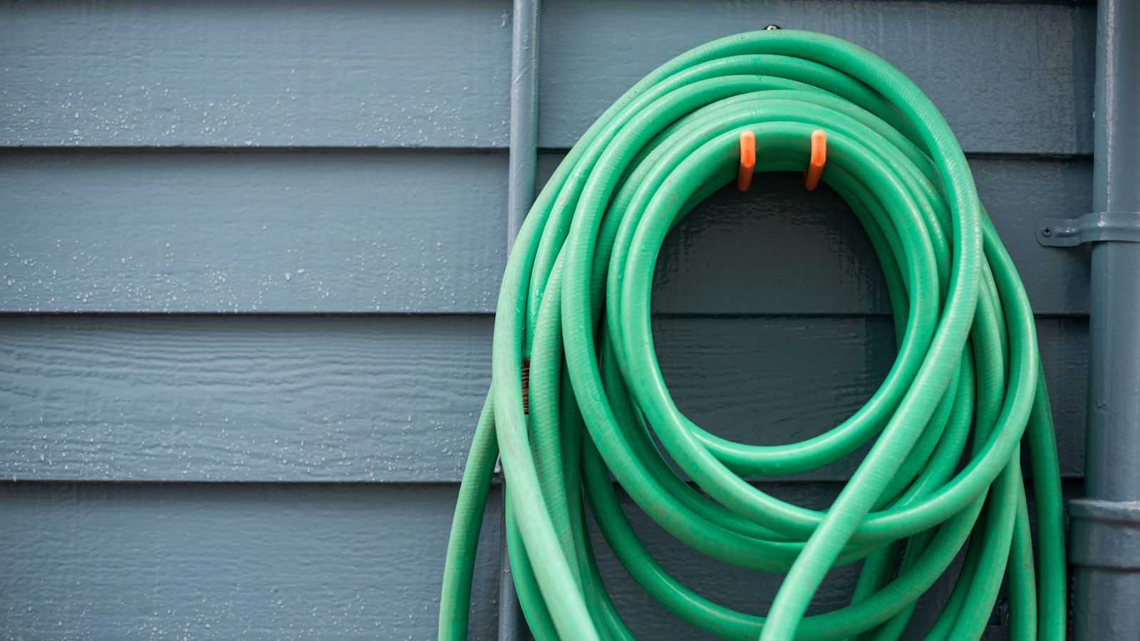 How to maintain a garden hose in summer – 5 ways to keep it in pristine condition