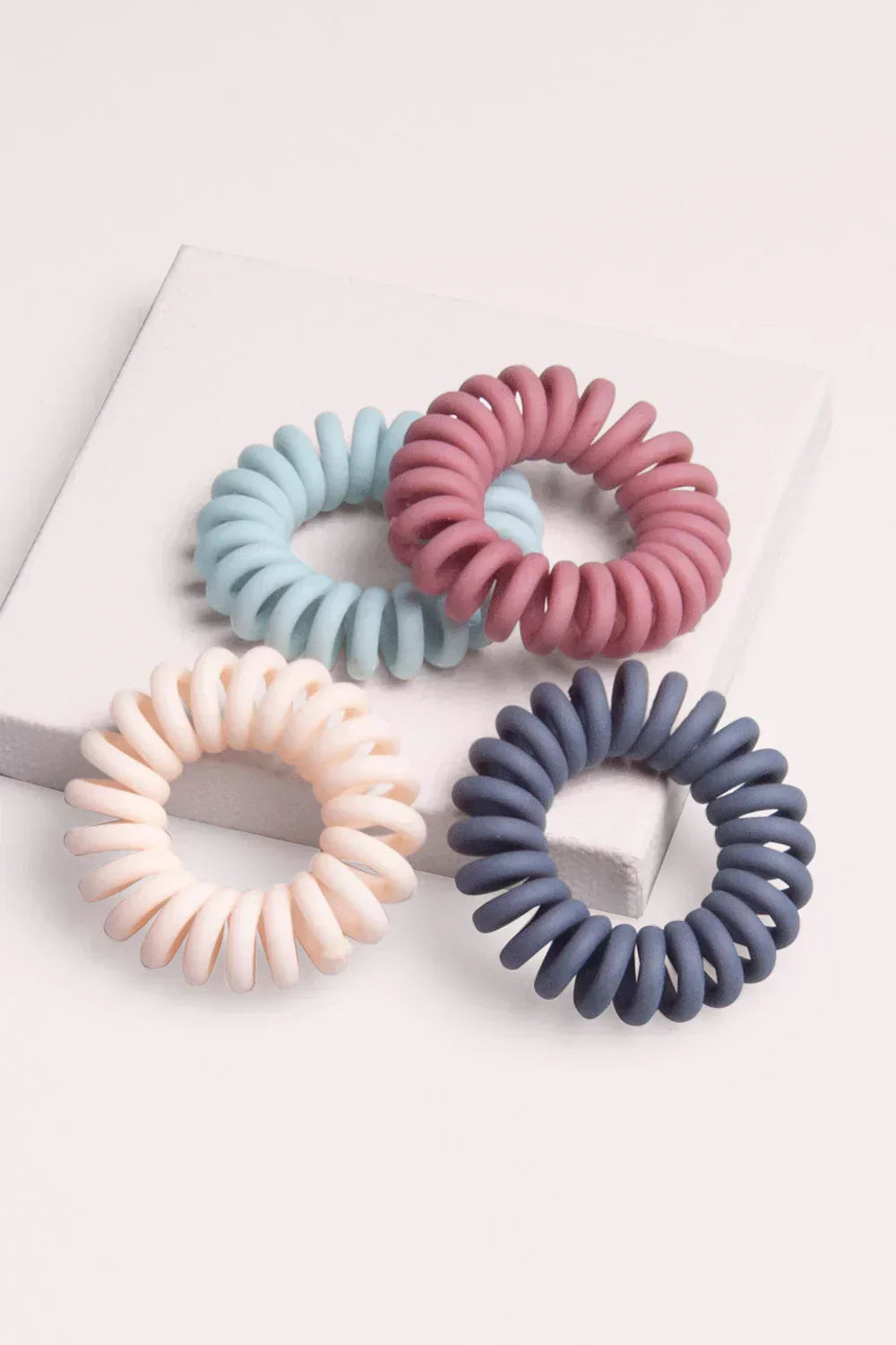 Spiral Hair Ties Benefits: The Game Changer in Hair Care