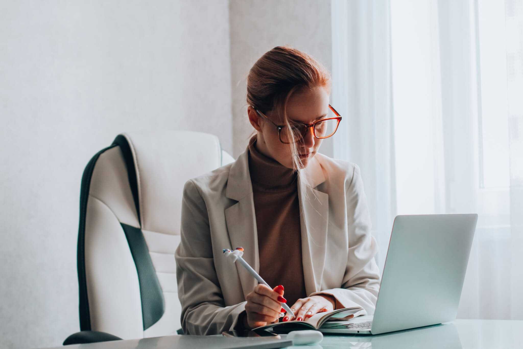 5 Rockstar Female Investors Tell Us the Best Investments for 2025