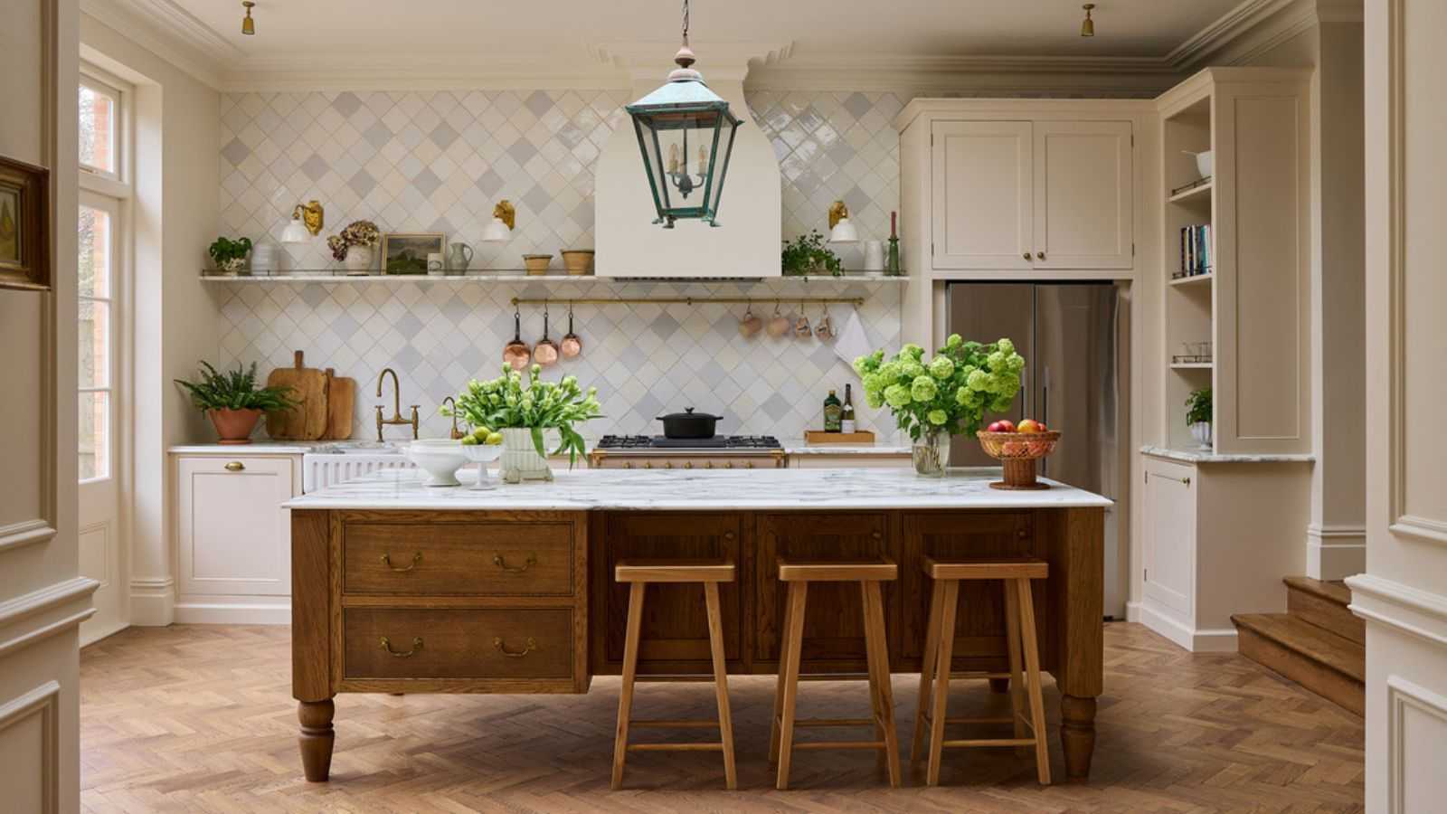 Kitchen Island Layout Ideas – How to Master the Flow of Your Most Hardworking Space