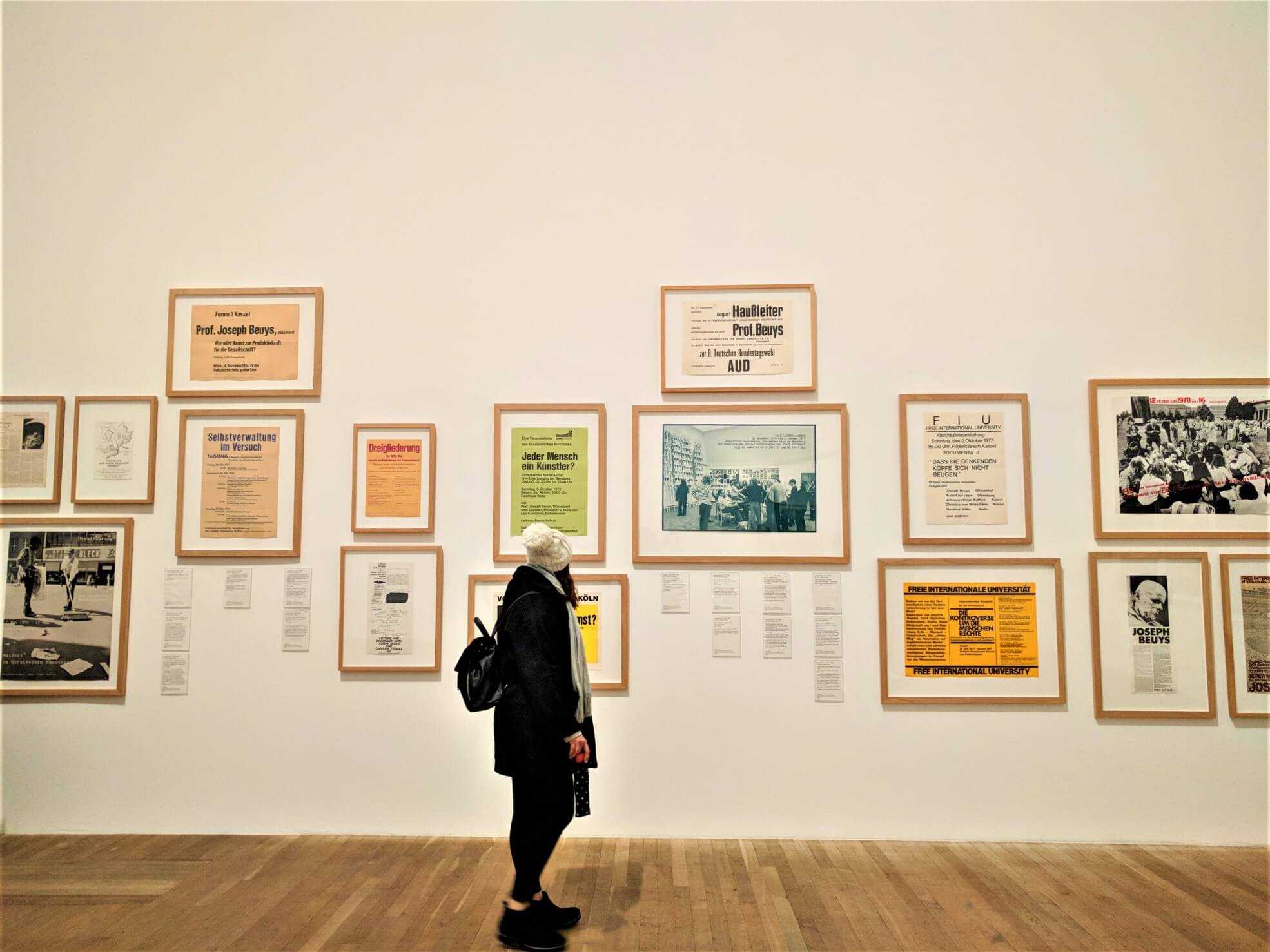 Investing In Art For Beginners: What Happens at a Live Art Auction